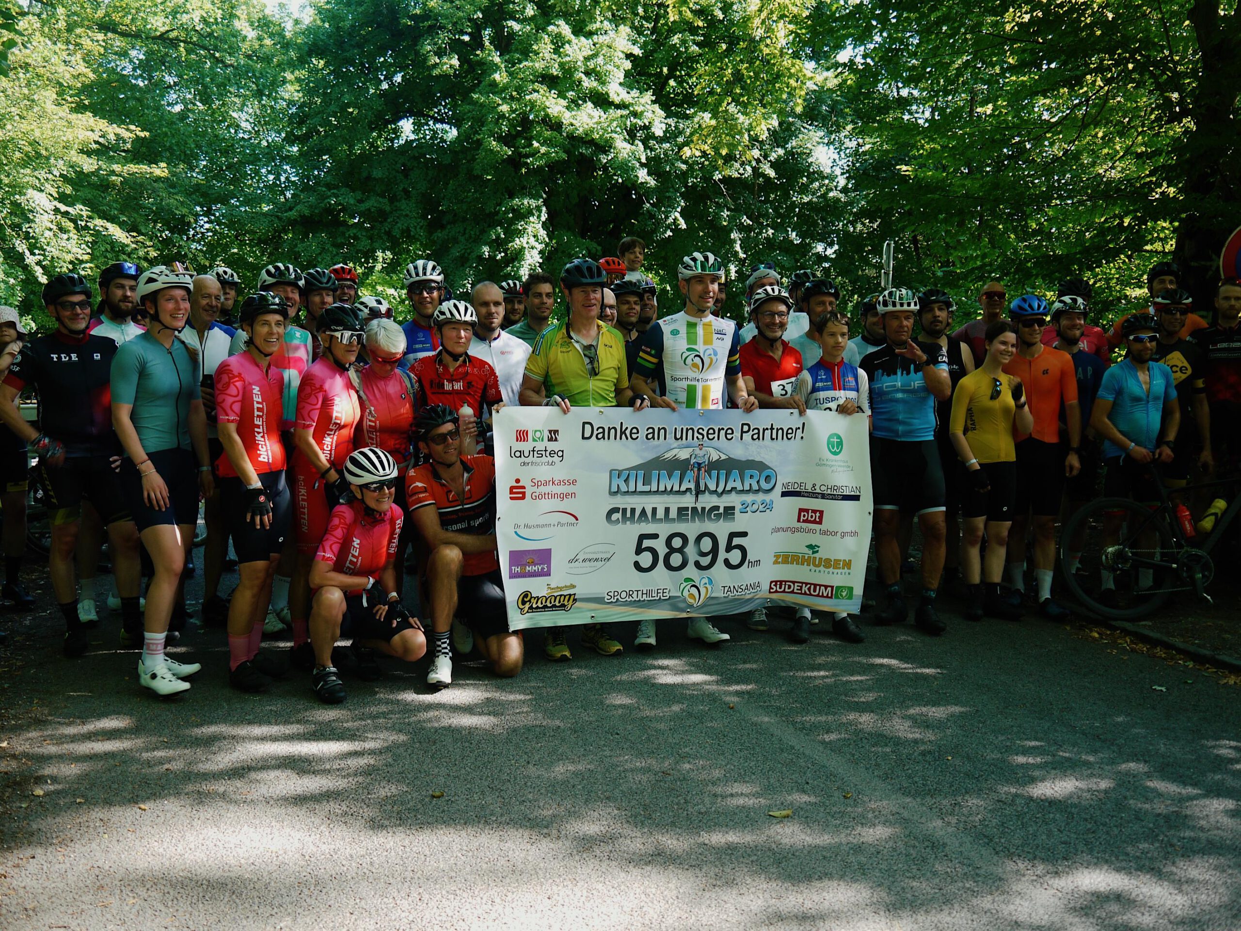 Kilimajaro Challenge 2024: Gruppenfoto